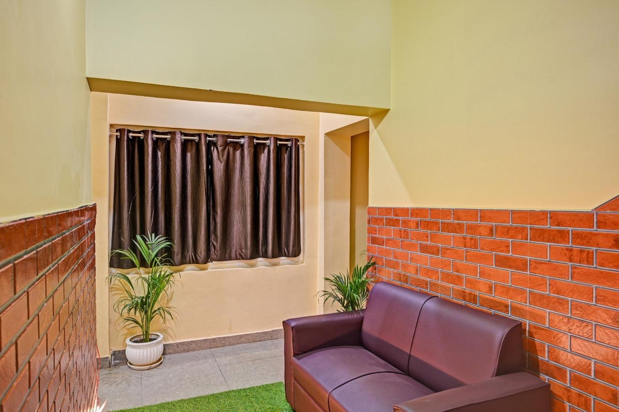 Hotel O Comfort Zone Khandagiri Exterior photo